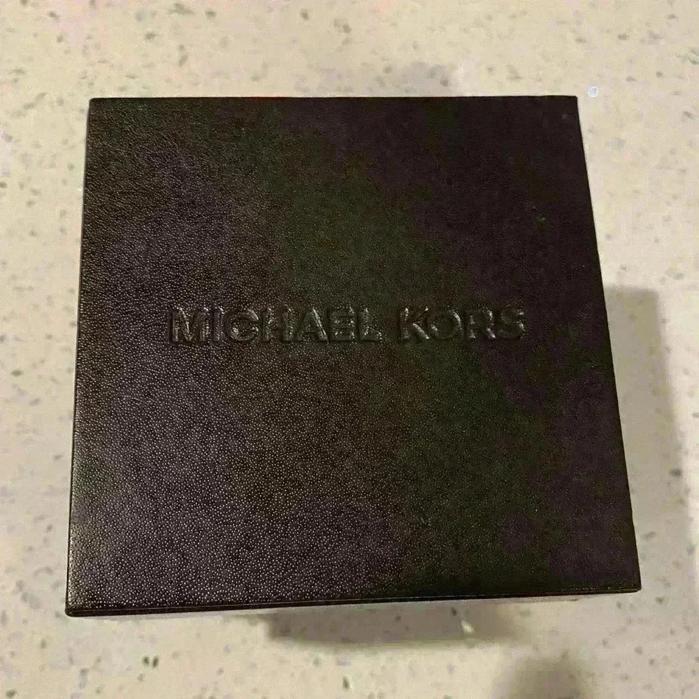 Michael Kors Watch Box